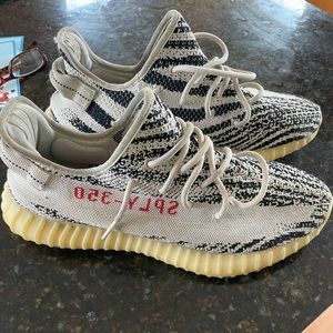 Yeezy 350 zebra size 10.5